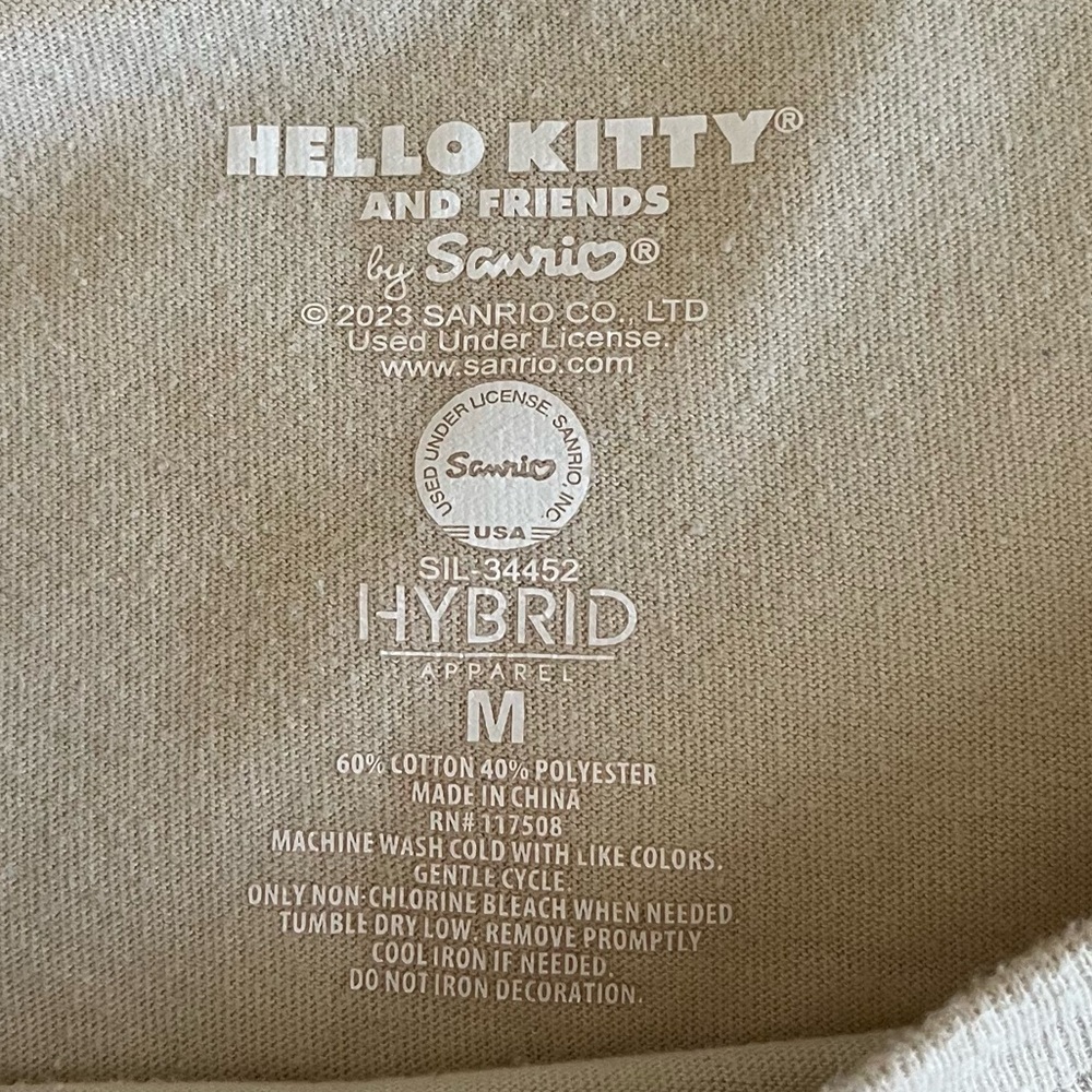 Hello Kitty T-Shirt - Picture 9 of 9